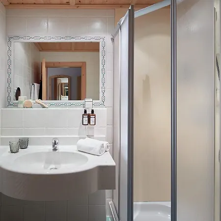 Central Hotel 4*