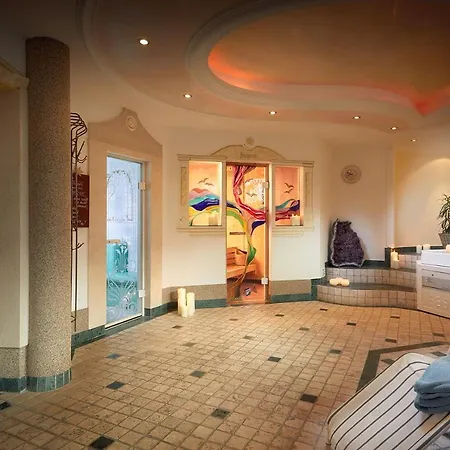 Central Hotel 4*